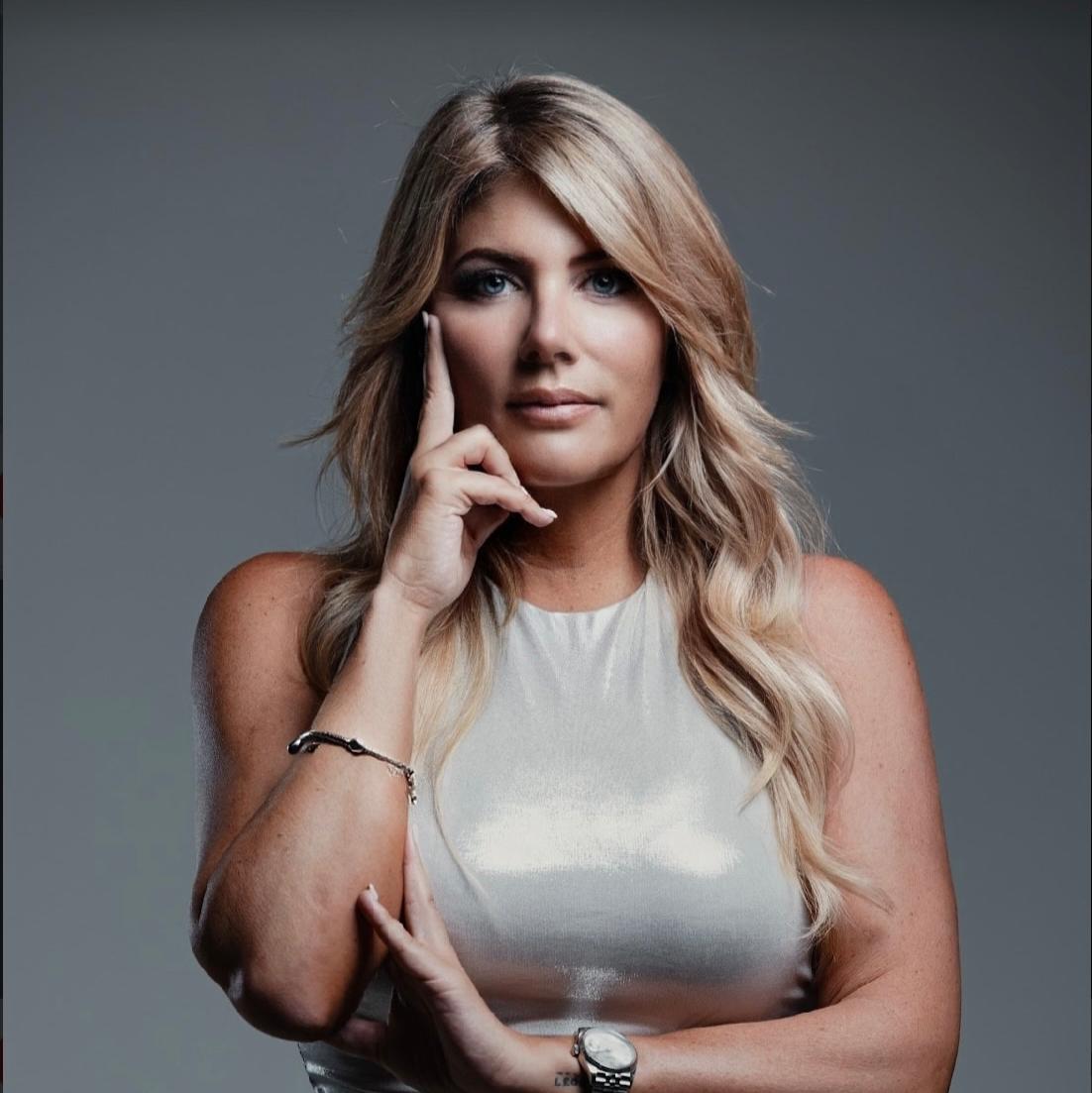 the-blondine-audio-listen-on-audio
